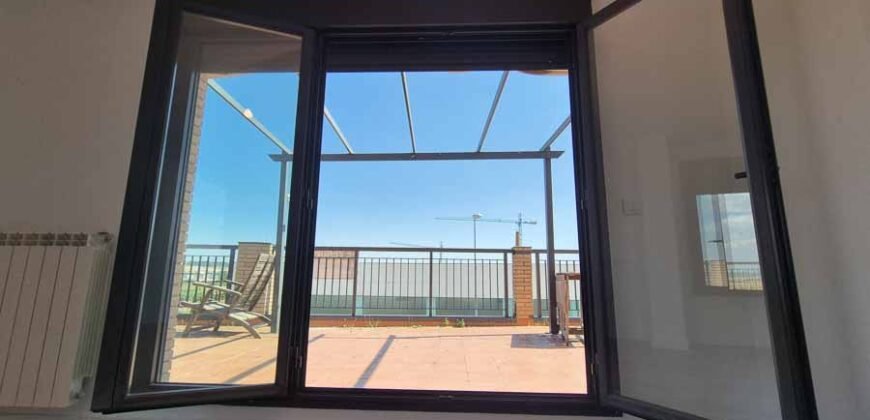 Ático en Palencia con terraza espectacular y 2 habitaciones