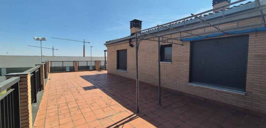 Ático en Palencia con terraza espectacular y 2 habitaciones