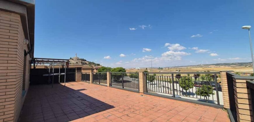 Ático en Palencia con terraza espectacular y 2 habitaciones