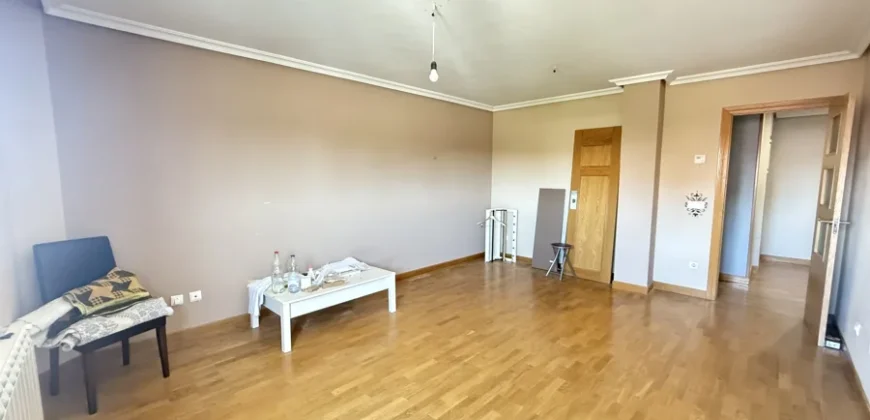 Piso en Palencia de 3 habitaciones, dos baños y con garaje