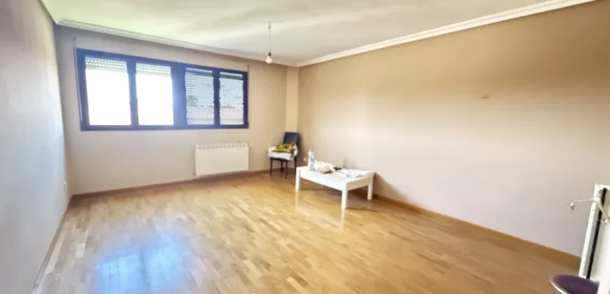 Piso en Palencia de 3 habitaciones, dos baños y con garaje