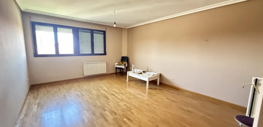 Piso en Palencia de 3 habitaciones, dos baños y con garaje