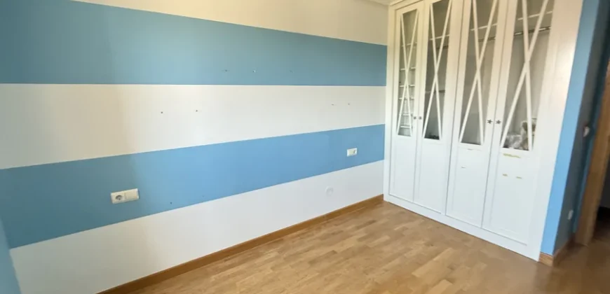 Piso en Palencia de 3 habitaciones, dos baños y con garaje