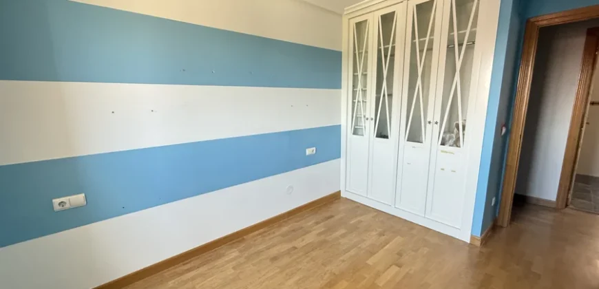 Piso en Palencia de 3 habitaciones, dos baños y con garaje