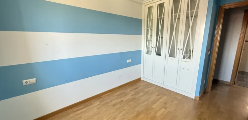 Piso en Palencia de 3 habitaciones, dos baños y con garaje