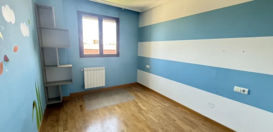 Piso en Palencia de 3 habitaciones, dos baños y con garaje