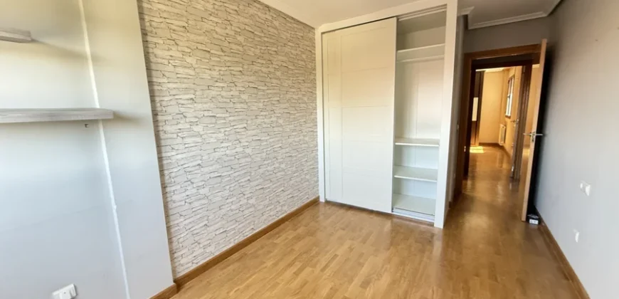 Piso en Palencia de 3 habitaciones, dos baños y con garaje