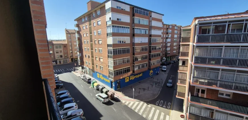 Piso en Palencia en Calle Villacasares