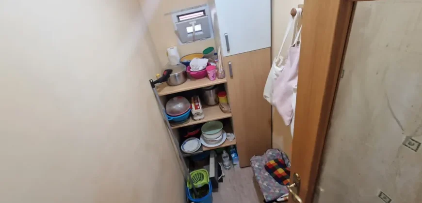 Chalet adosado en Venta de Baños con cuatro habitaciones y dos baños.