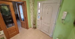 Chalet adosado en Venta de Baños con cuatro habitaciones y dos baños.