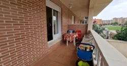 Chalet adosado en Venta de Baños con cuatro habitaciones y dos baños.