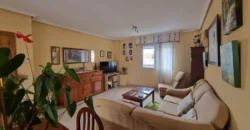 Chalet adosado en Venta de Baños con cuatro habitaciones y dos baños.