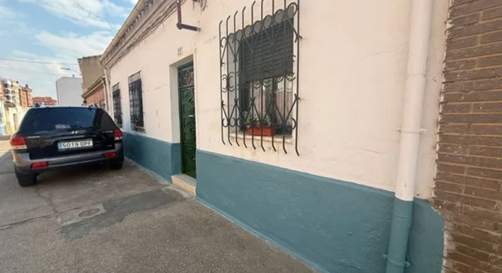 Casa baja con patio en Palencia