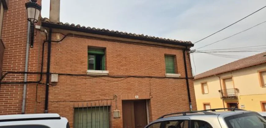 Casa de pueblo en venta en Osorno con cuatro habitaciones