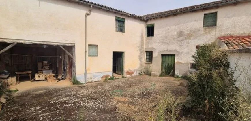 Casa de pueblo en venta en Osorno con cuatro habitaciones