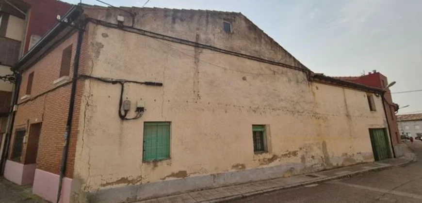 Casa de pueblo en venta en Osorno con cuatro habitaciones