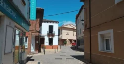 Casa de pueblo en Osorno con seis habitaciones y patio Casa de pueblo en Osorno con seis habitaciones y patio