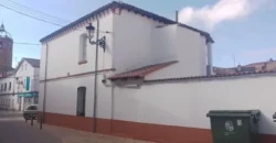 Casa de pueblo en Osorno con seis habitaciones y patio Casa de pueblo en Osorno con seis habitaciones y patio