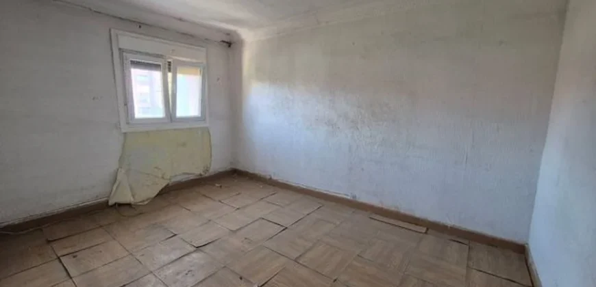Venta de Piso de 3 habitaciones para reformar