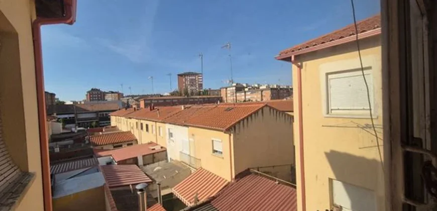 Venta de Piso de 3 habitaciones para reformar