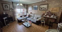 Piso céntrico de 4 habitaciones y dos baños