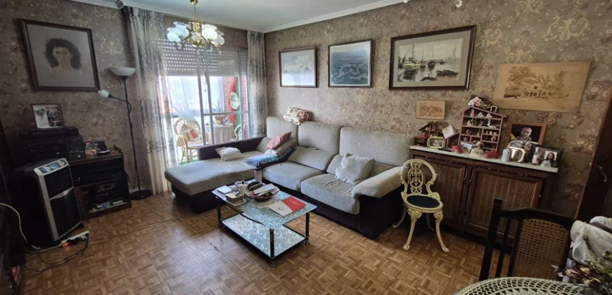 Piso céntrico de 4 habitaciones y dos baños