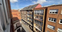 Piso céntrico de 4 habitaciones y dos baños