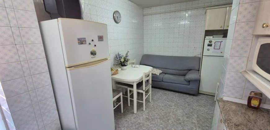 Piso céntrico de 4 habitaciones y dos baños