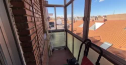 Piso céntrico de 4 habitaciones y dos baños