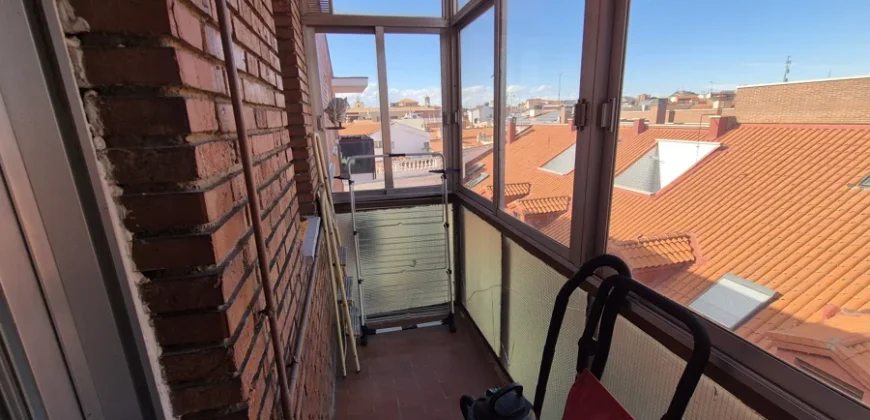 Piso céntrico de 4 habitaciones y dos baños