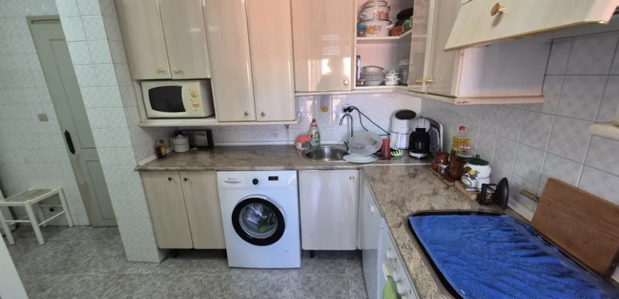 Piso céntrico de 4 habitaciones y dos baños