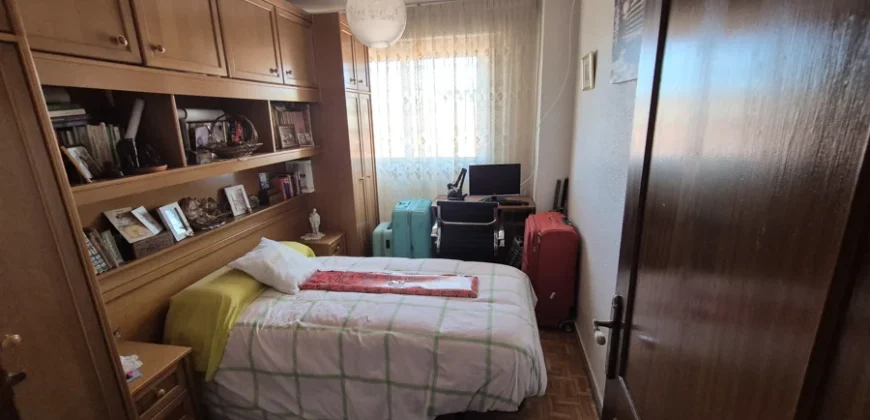 Piso céntrico de 4 habitaciones y dos baños