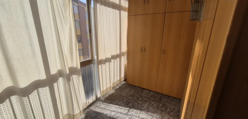 Piso de tres habitaciones con trastero.