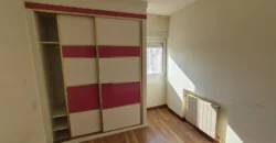 Piso de tres habitaciones con trastero.