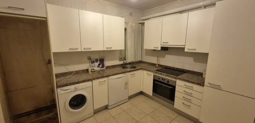 Piso de tres habitaciones con trastero.