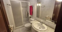 Piso de tres habitaciones con trastero.