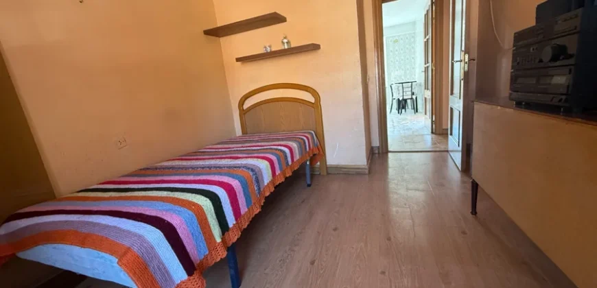 Piso en Palencia para reformar de 3 habitaciones con terraza