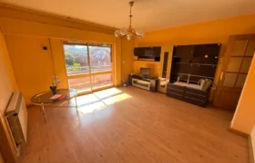 Piso en Palencia para reformar de 3 habitaciones con terraza Piso en Palencia para reformar de 3 habitaciones con terraza