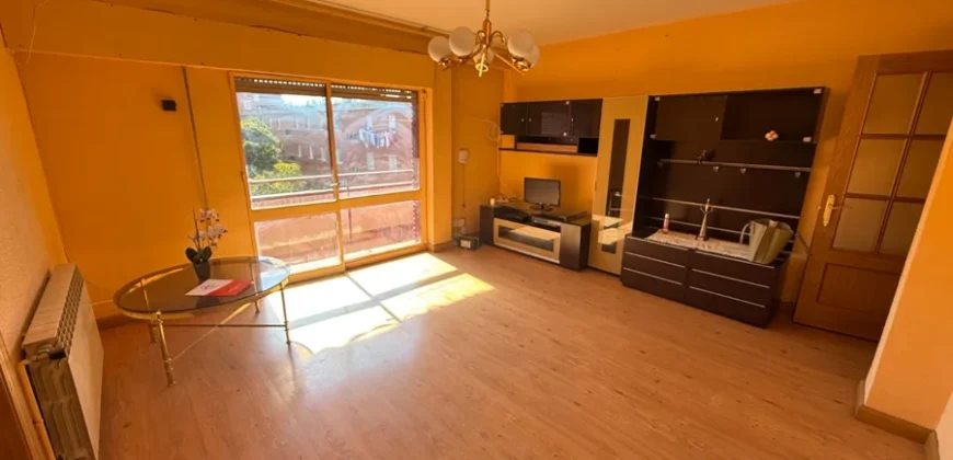 Piso en Palencia para reformar de 3 habitaciones con terraza