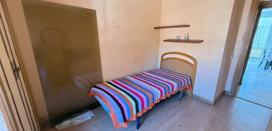 Piso en Palencia para reformar de 3 habitaciones con terraza