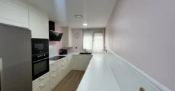 Piso de diseño con tres habitaciones y dos baños Piso de diseño con tres habitaciones y dos baños