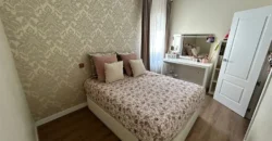 Piso de diseño con tres habitaciones y dos baños Piso de diseño con tres habitaciones y dos baños