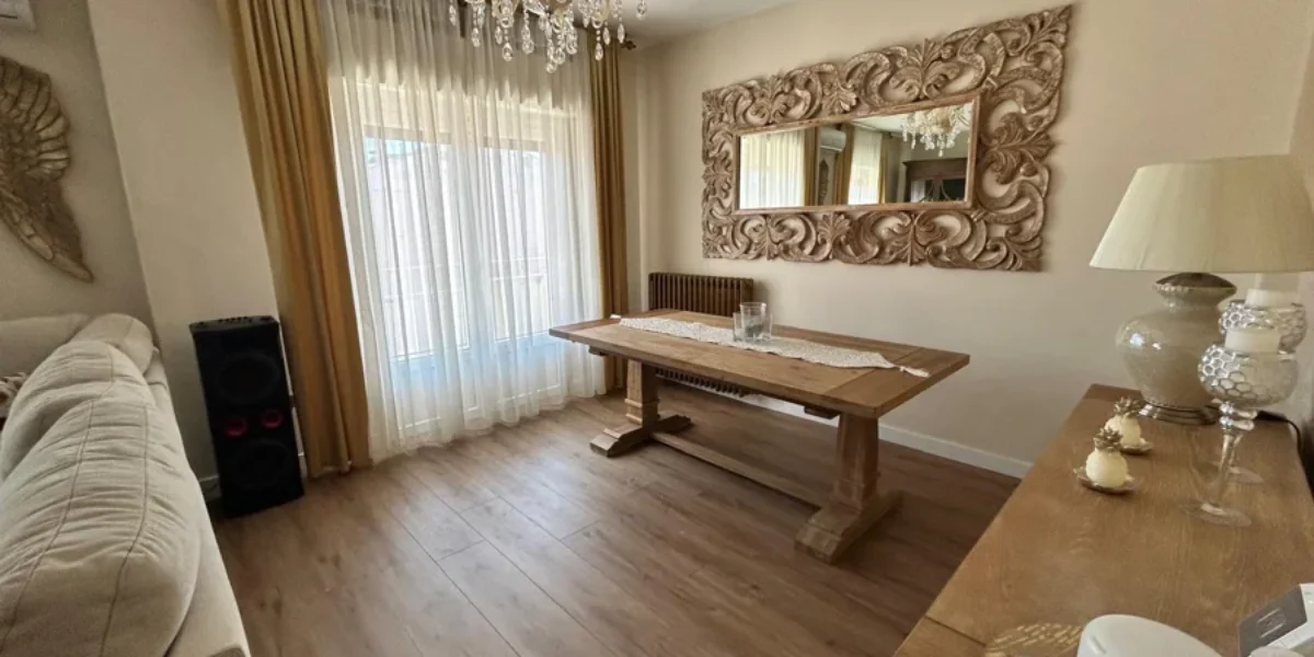 Piso de diseño con tres habitaciones y dos baños Piso de diseño con tres habitaciones y dos baños