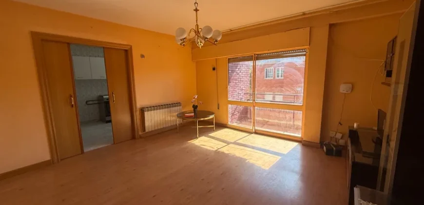 Piso en Palencia para reformar de 3 habitaciones con terraza