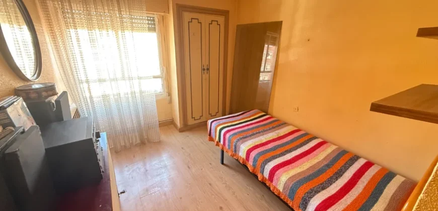 Piso en Palencia para reformar de 3 habitaciones con terraza