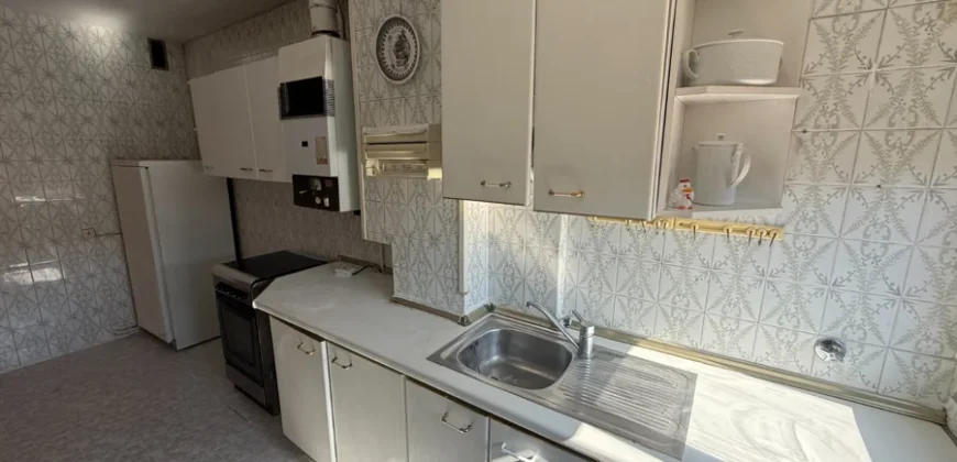 Piso en Palencia para reformar de 3 habitaciones con terraza