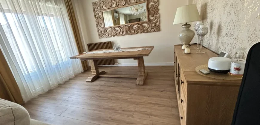 Piso de diseño con tres habitaciones y dos baños