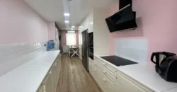 Piso de diseño con tres habitaciones y dos baños Piso de diseño con tres habitaciones y dos baños