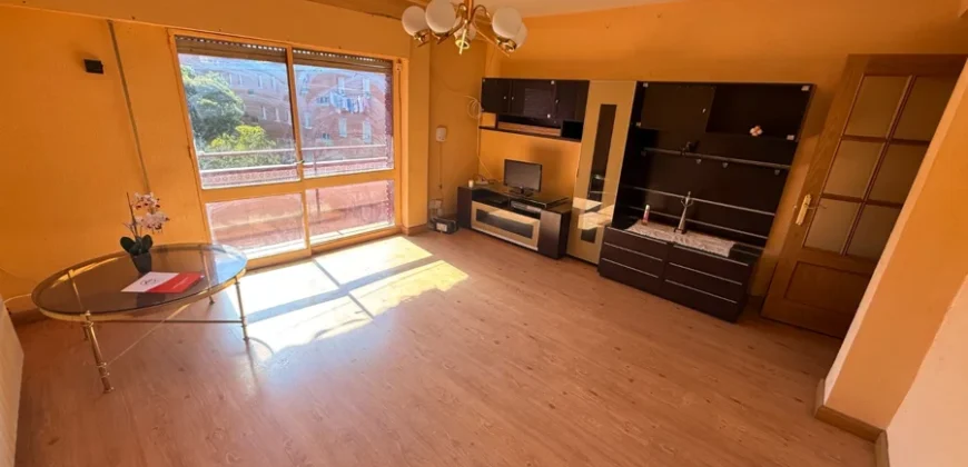 Piso en Palencia para reformar de 3 habitaciones con terraza