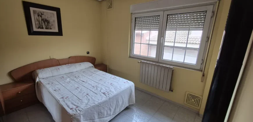 Chalet adosado de dos plantas